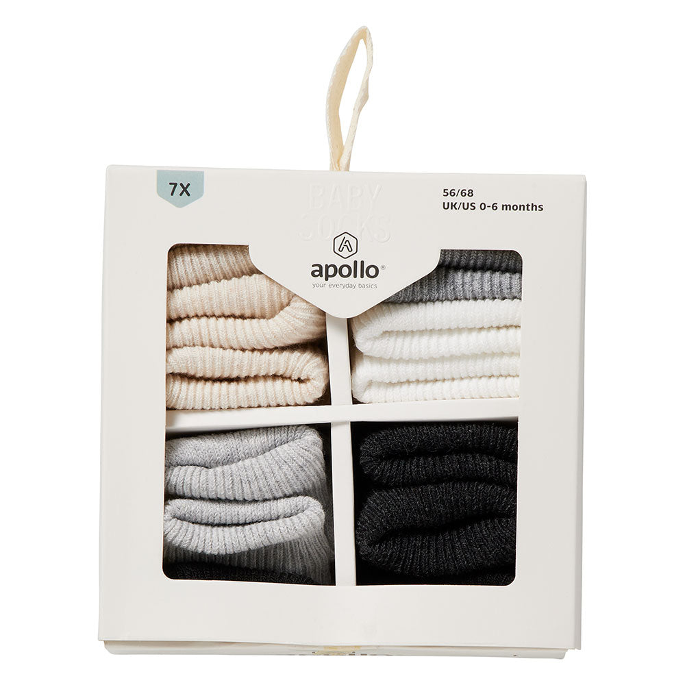 Apollo Geschenkbox mit sieben Paar Unisex Babysocken in Weiss, Creme, Grau und Schwarz