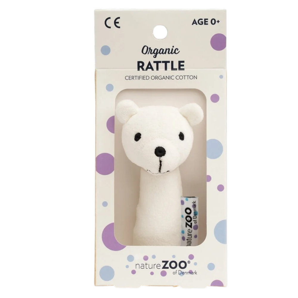 Weiße Bio Babyrassel Eisbär aus zertifizierter Bio-Baumwolle in nachhaltiger Geschenkverpackung für Neugeborene ab Geburt