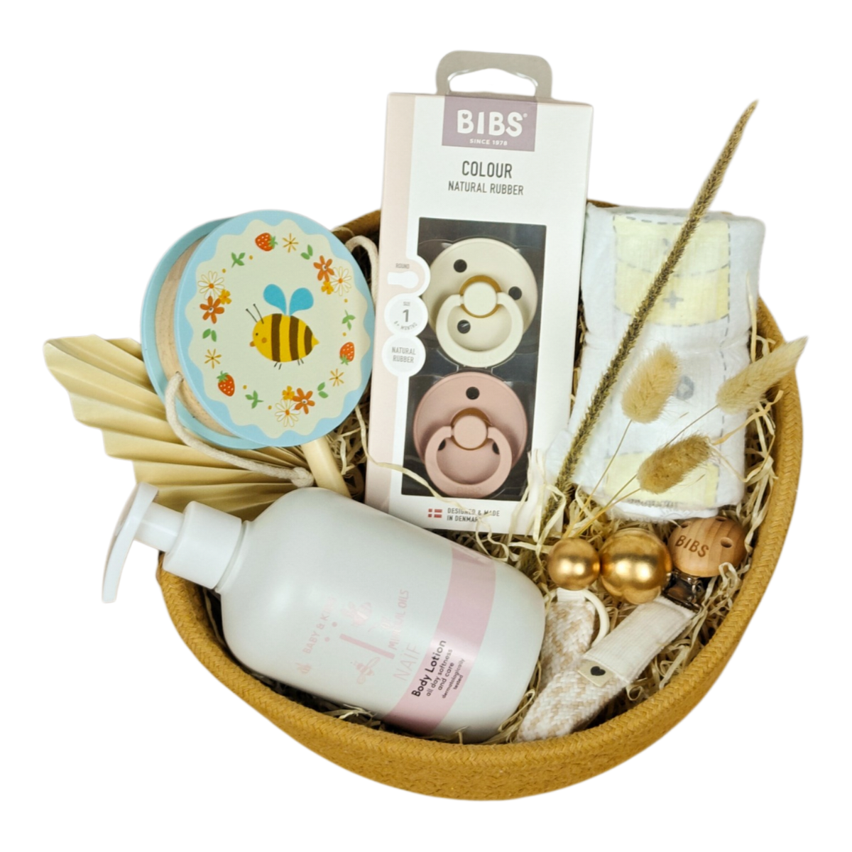 Baby Geschenkkorb June in Grau mit BIBS Schnuller 2er-Pack, Schnullerkette, NAÏF Bodylotion und Drehtrommel mit Bienenmotiv