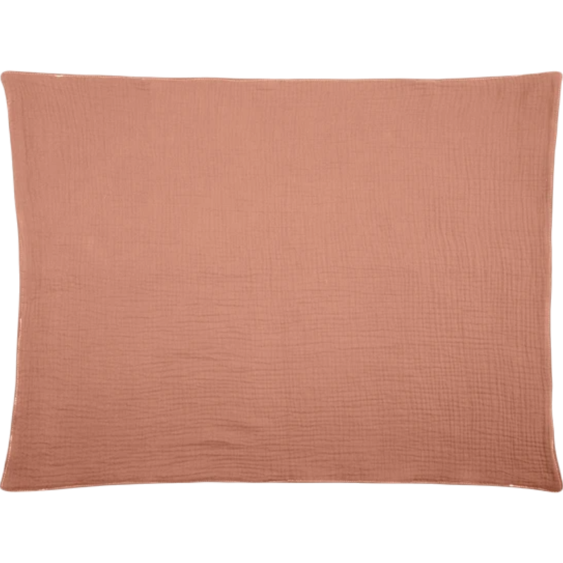 Das braune, rechteckige Multifunktionstuch (55x65cm) von Hello World, das auf einem schlichten weißen Hintergrund abgebildet ist, zeichnet sich durch subtile Textur und hochwertige Verarbeitung aus.