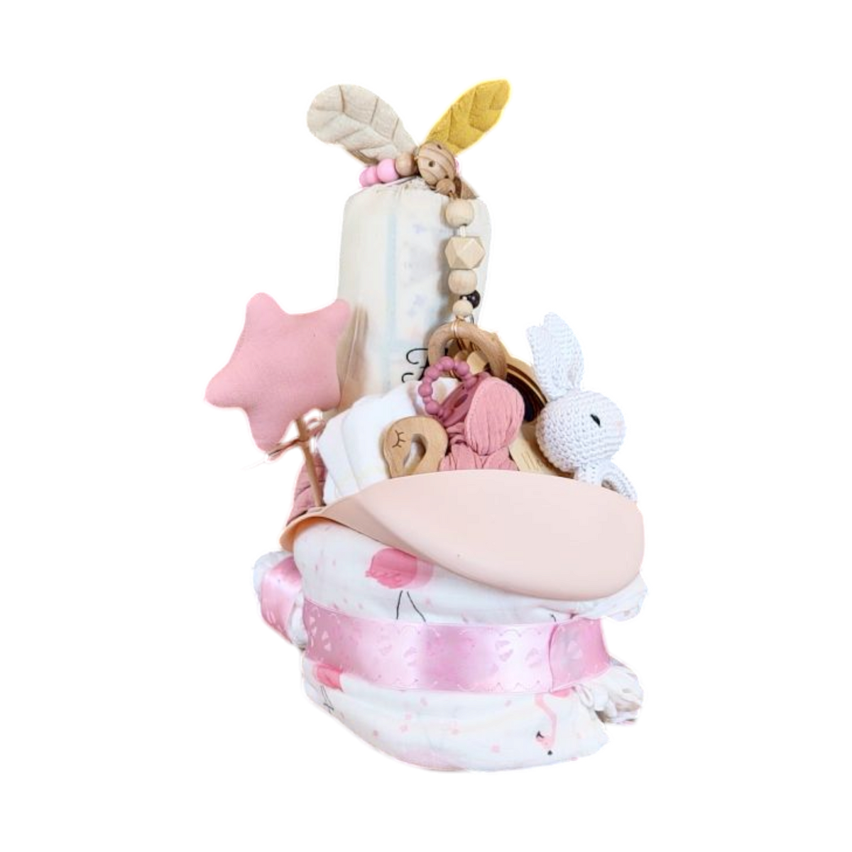 Das Hello World Windelgeschenk Lama (35x19cm) ist ein bezaubernder Baby-Geschenkkorb mit Plüschtieren, einem Beißring, einer weichen Rassel und einem rosafarbenen Stern - hübsch verpackt in einer rosafarbenen Decke und Schleife, perfekt zum Feiern für jedes Neugeborene.