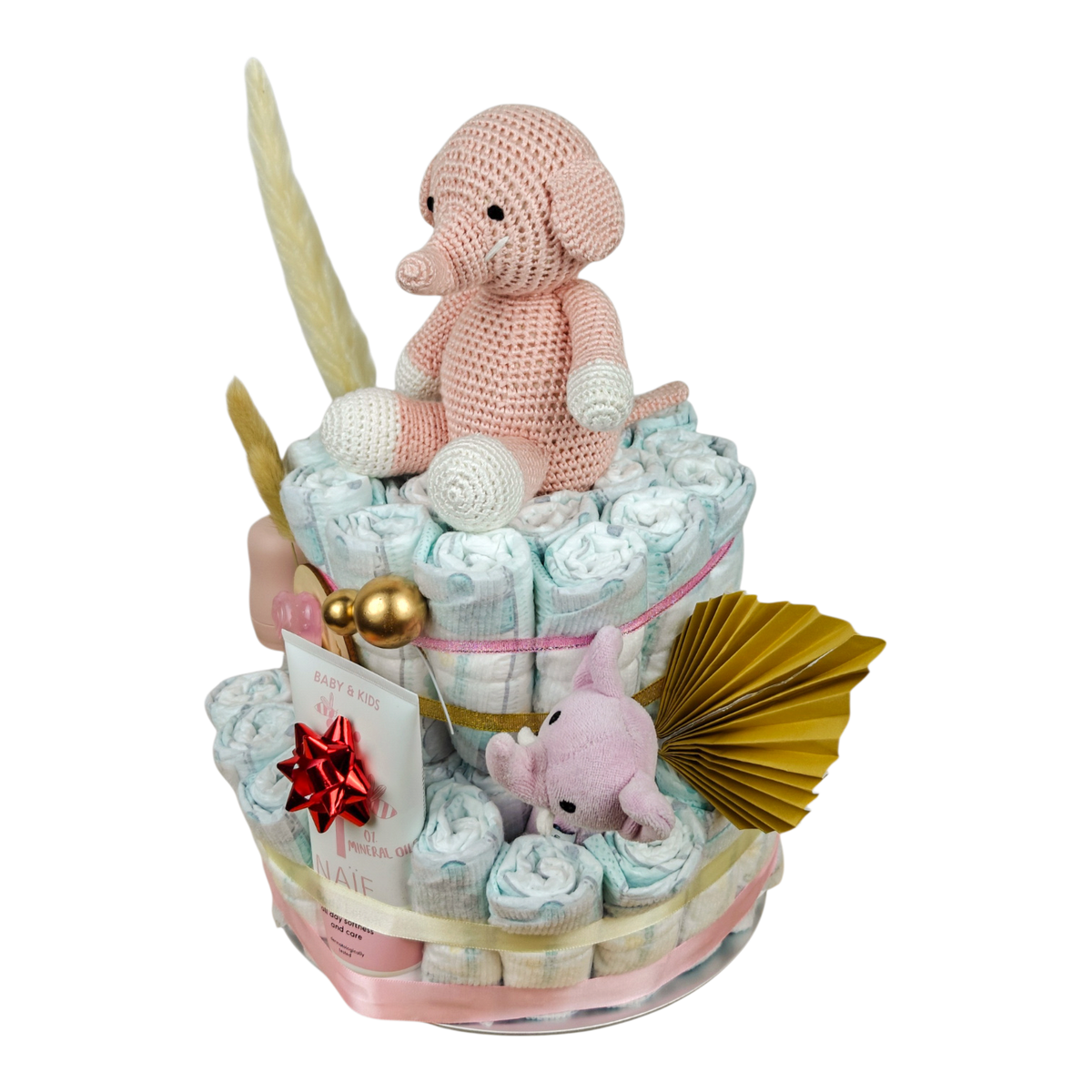 Windeltorte Malia mit Pampers Windeln, Bio Babyrassel Elefant Rosa und NAÏF Bodylotion