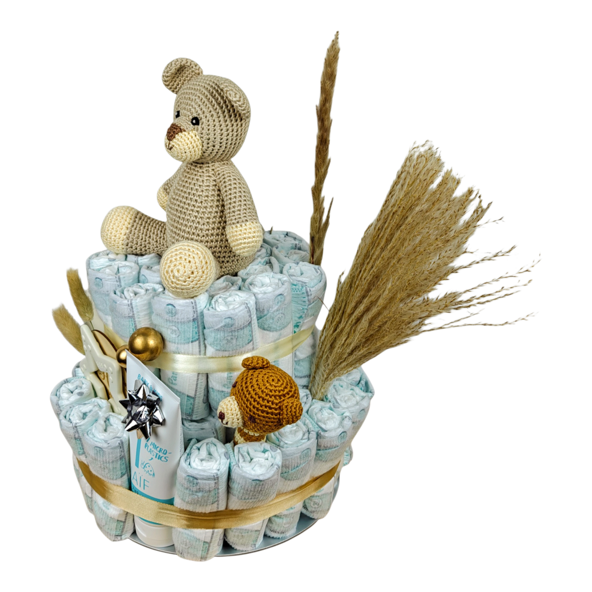 Windeltorte Marvin mit 53 Pampers, gehäkeltem Bär, BIBS Babyflasche, Beissring Stern und NAÏF 2 in 1 Pflege