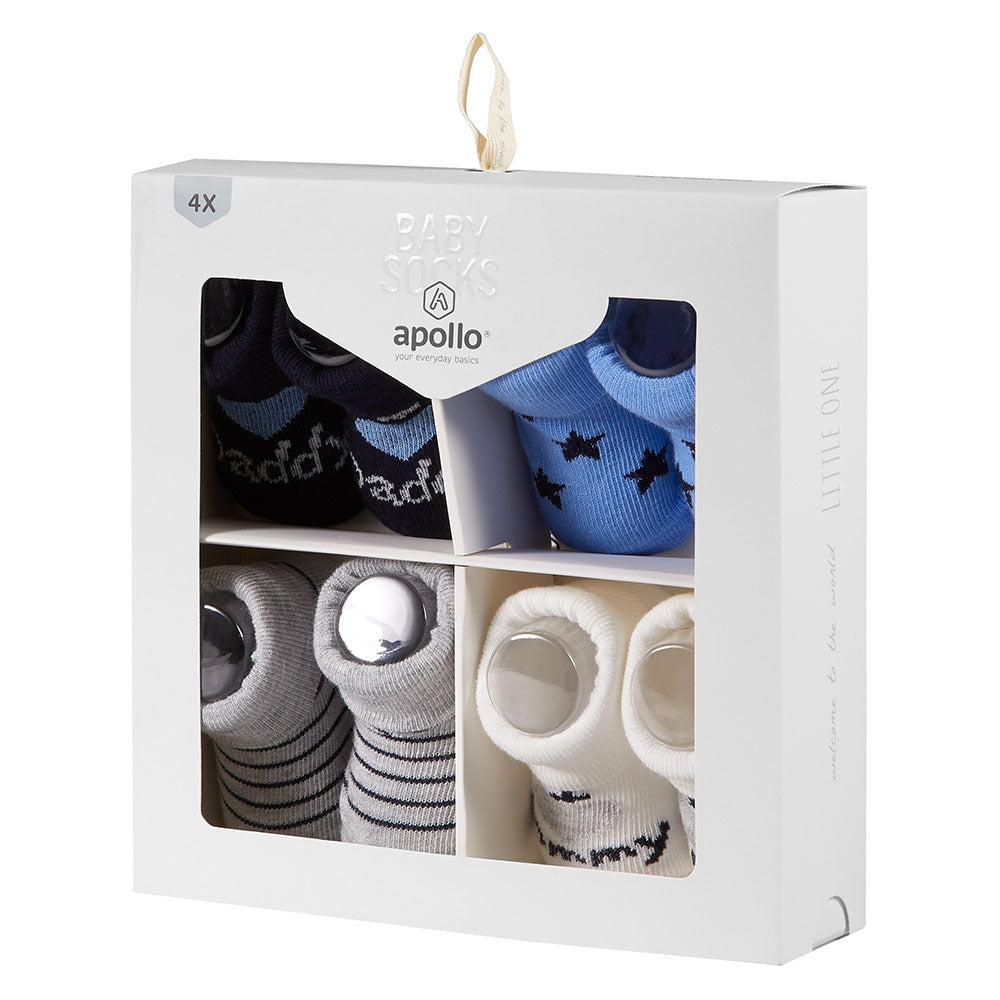 Vier verschiedene Babysocken Designs von Apollo für Neugeborene