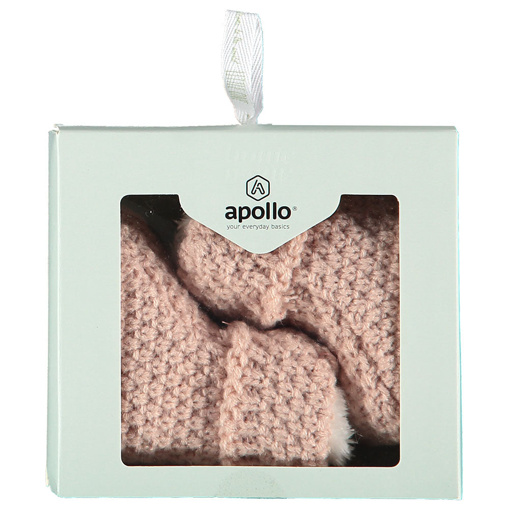 Chaussures bébé tricotées vieux rose dans un coffret cadeau Apollo avec fenêtre