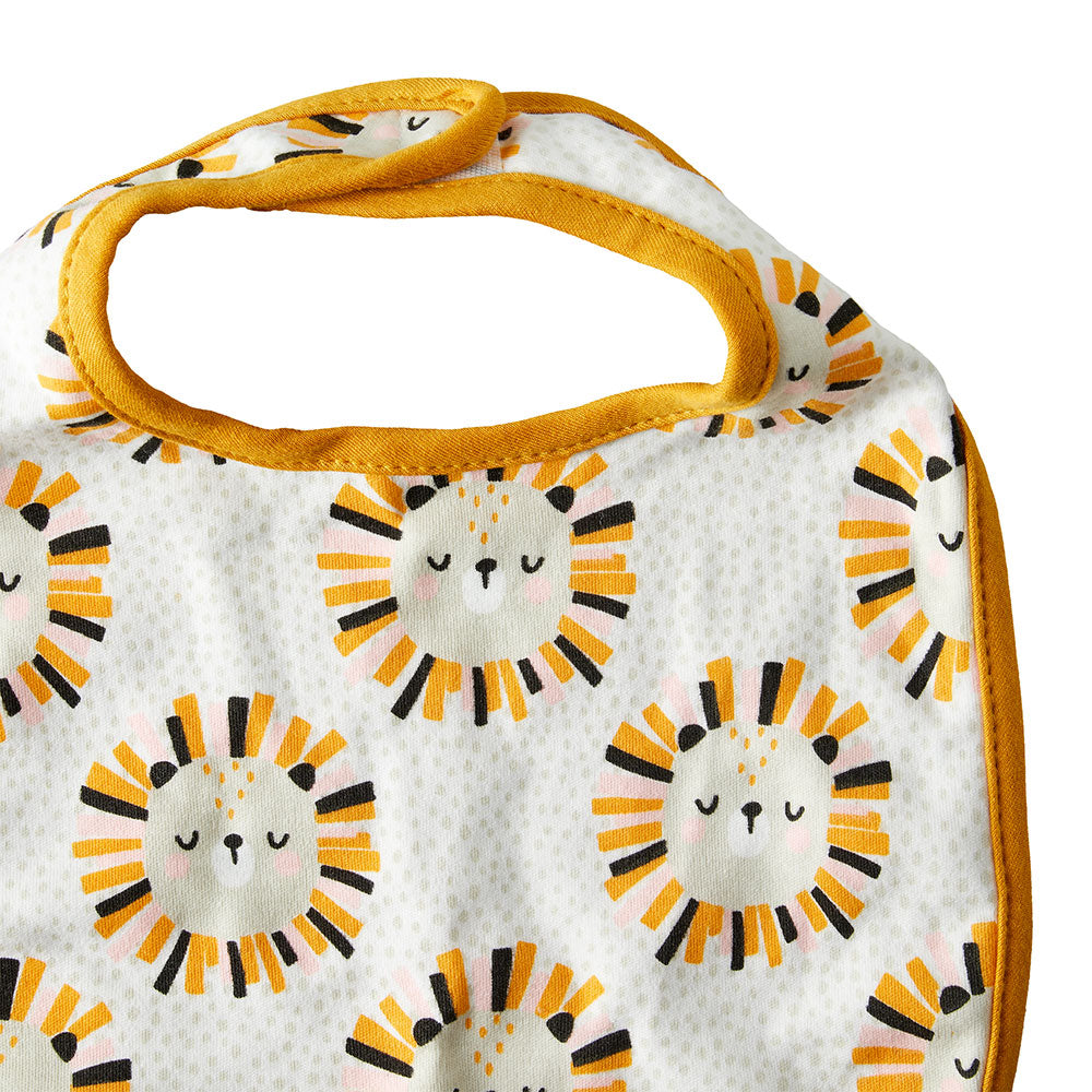 Lätzchen aus dem Baby Geschenkset Jungle mit Löwenmotiven und gelber Einfassung