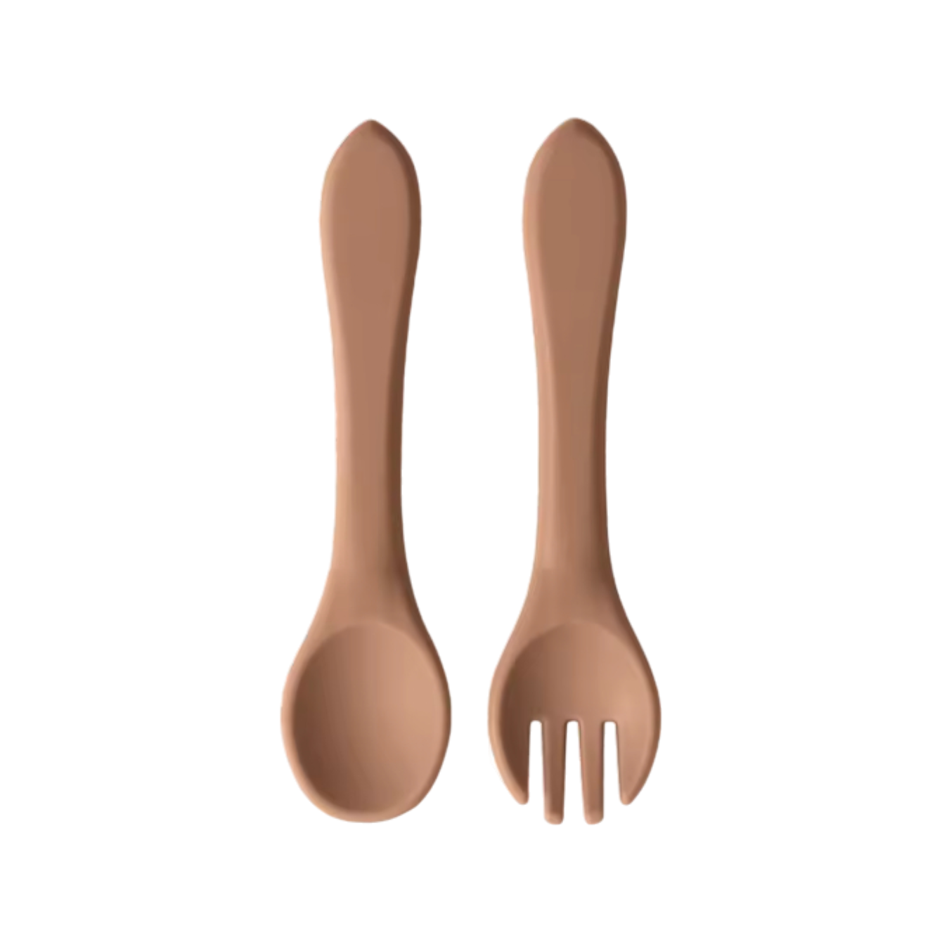 Due utensili in silicone marrone - un cucchiaio e una forchetta - delle posate in silicone marrone di Hello World [3,5 x 14 cm] sono posizionati uno accanto all'altro su uno sfondo bianco. Hanno manici larghi e arrotondati e bordi lisci per un utilizzo sicuro e confortevole.