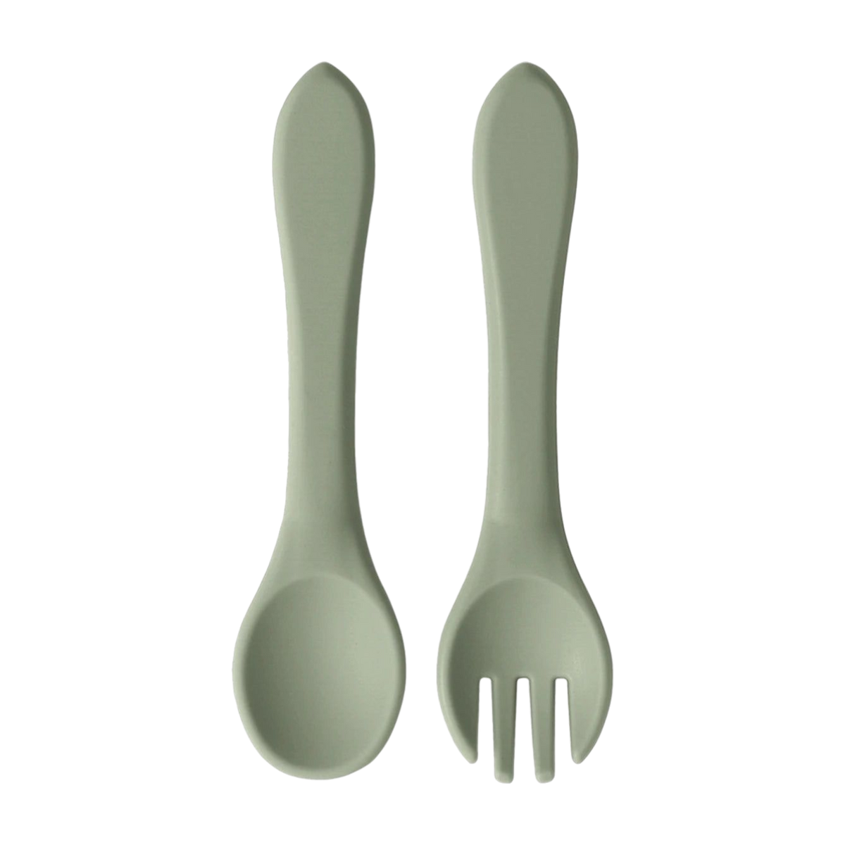 Zwei hellgrüne Hello World Besteck Grün Silikon Utensilien [3,5x14cm] auf weißem Hintergrund: links ein Löffel und rechts eine dreizinkige Gabel, beide mit abgerundeten Griffen. BPA-frei und perfekt für kleine Hände.