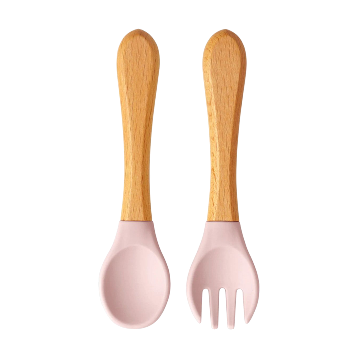 Das Hello World Besteck Rosa Holz/Silikon [3,5 x 14 cm] besteht aus einem Löffel und einer Gabel mit Holzgriff und hellrosa, BPA-freien Silikonköpfen, die nebeneinander auf einem weißen Hintergrund stehen.