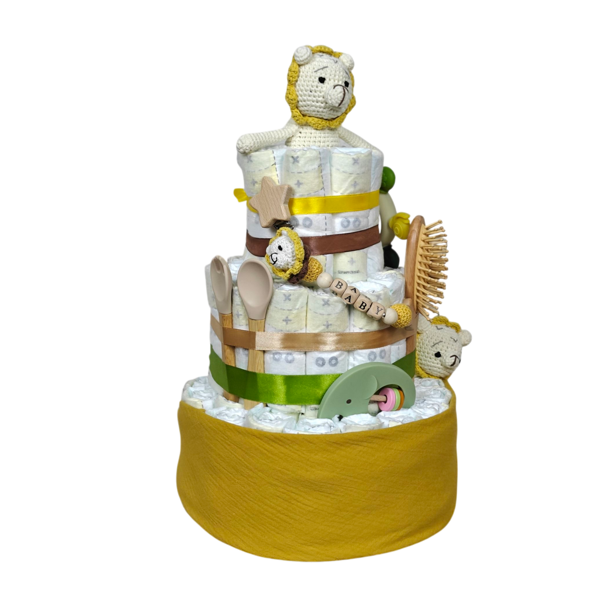 Die Hello World Windeltorte Löwenzauber [26x43cm] ist eine dreistöckige Windeltorte mit grünen und gelben Bändern, Babypflegeartikeln und zwei gehäkelten Löwenspielzeugen - ein ideales Geschenk für Neugeborene oder als Mittelstück für eine Babyparty.