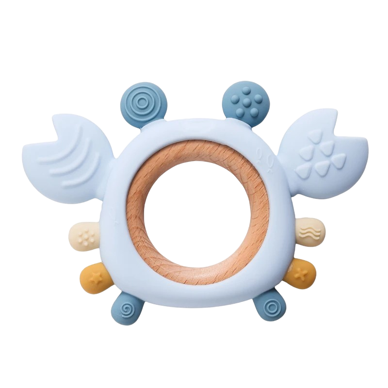 Die Windeltorte Wasserzauber [26x42cm] von Hello World ist ein maritimes Babygeschenk, das sich perfekt als Geschenk zur Geburt eignet und mit seinem verspielten Design ideal für sensorische Spiele ist.