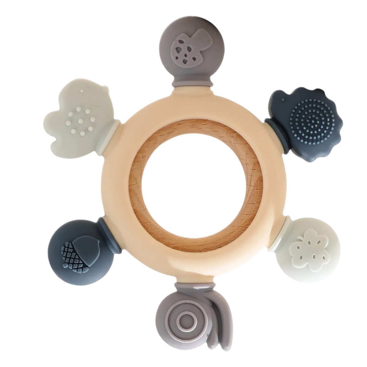 Le "Cuddle Basket Cloud Sextuplets" de Hello World est un anneau de dentition rond en bois avec cinq formes colorées et structurées en silicone sur le bord - photographié sur un fond blanc et parfait comme cadeau attentionné pour bébé.