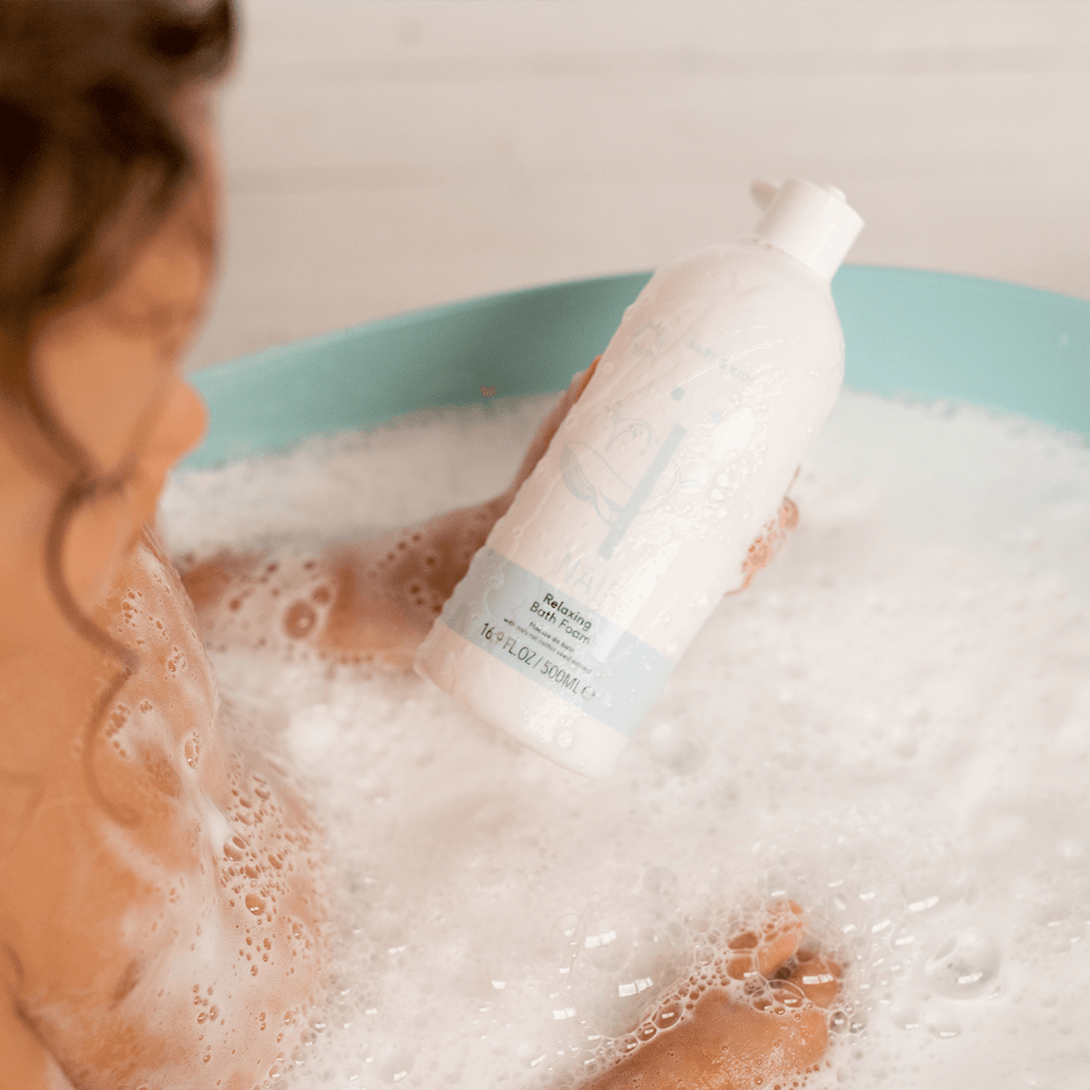 Bagnetto per bambini con bagnoschiuma Naïf Baby & Kids 500 ml per la pelle sensibile del bambino