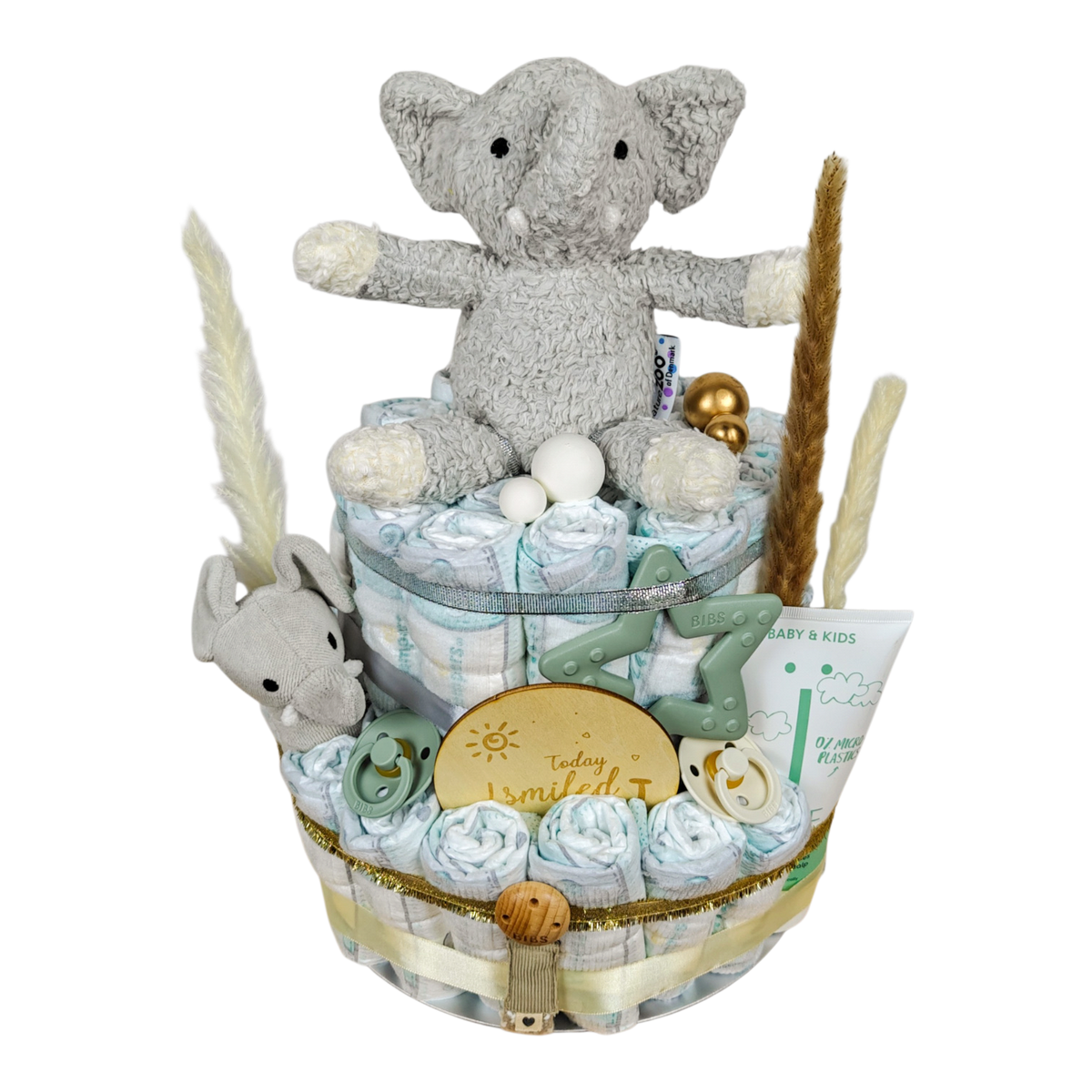 Windeltorte Livio mit grauem Bio Plüschelefanten, BIBS Babyprodukten und NAÏF Haarshampoo