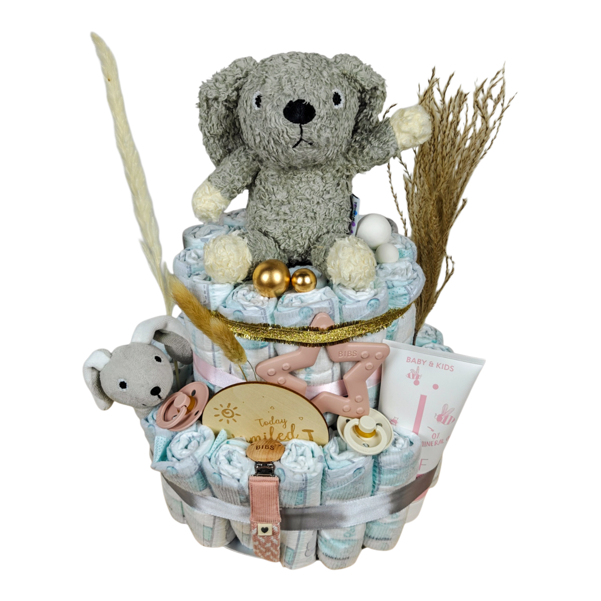 Windeltorte Noemi für Mädchen mit 53 Pampers Windeln, natureZOO Hasen, BIBS Babyprodukten und NAÏF Bodylotion